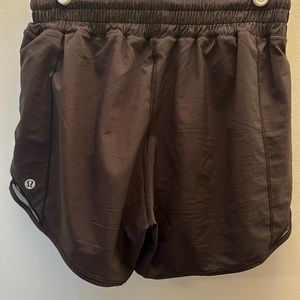 Lululemon Hotty Hot 4” high rise shorts